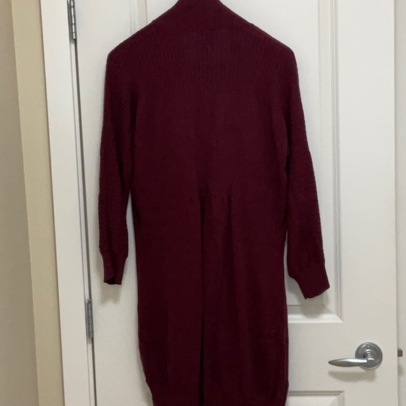 Timeless Burgundy Sweater - Picture 2 of 11